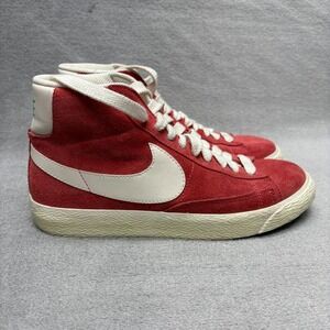 Nike Red Suede Basketball Sneakers‎ Womens Size 7.5 518171-608